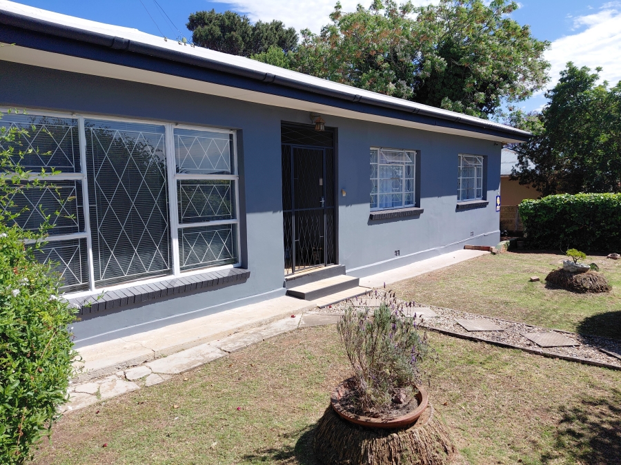 3 Bedroom Property for Sale in Bothasrus Eastern Cape